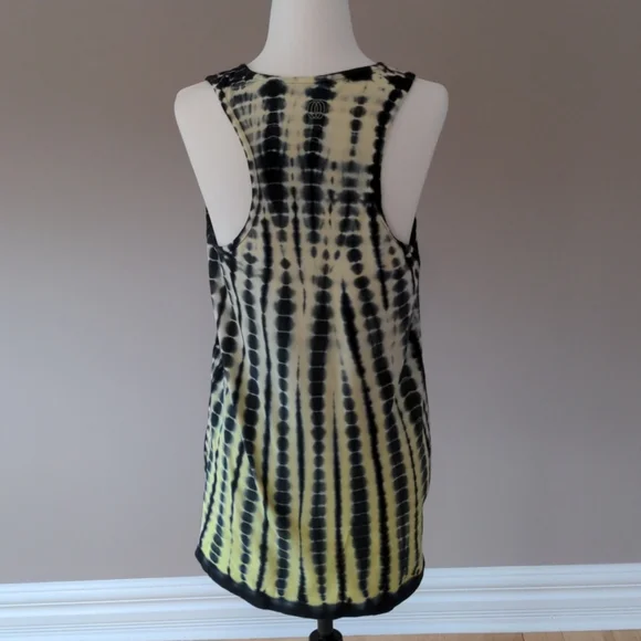 ✨3/$40 - Racerback Workout Tank - Picture 4 of 4